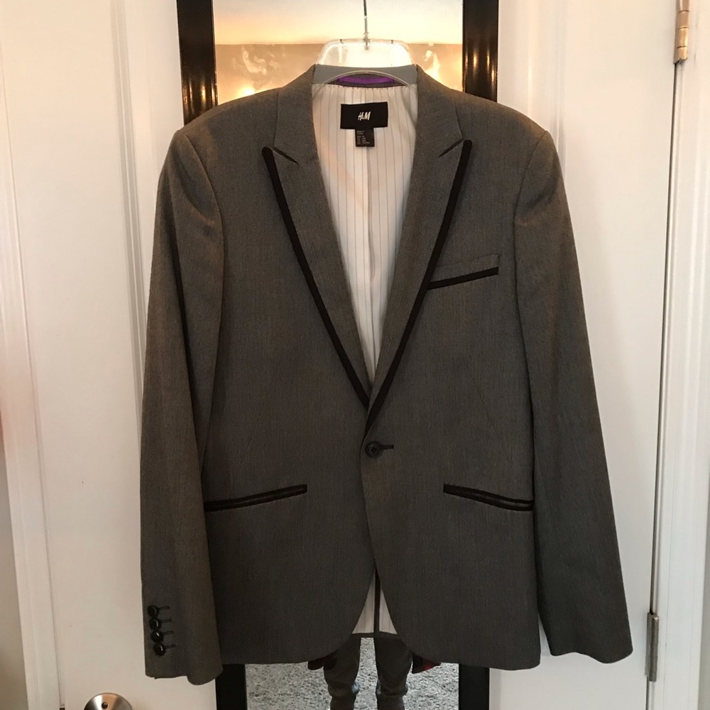 Gray suit jacket with black trim